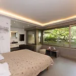 Luxury 5 Bedroom Avenue Foch