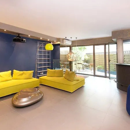 Luxury  5 Bedroom Avenue Foch