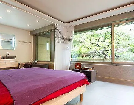 Luxury  5 Bedroom Avenue Foch
