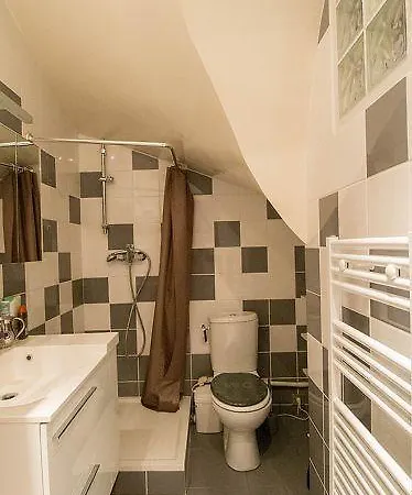 Luxury  5 Bedroom Avenue Foch